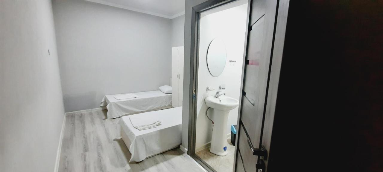 Vip Hostel Turkistan エクステリア 写真